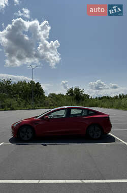 Седан Tesla Model 3 2020 в 