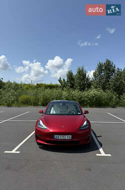 Седан Tesla Model 3 2020 в 