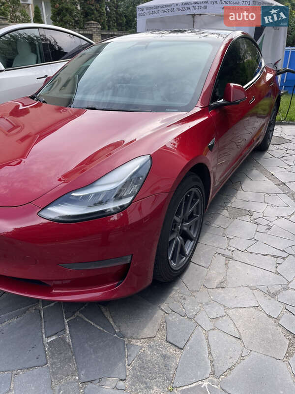 Седан Tesla Model 3 2018 в Киеве