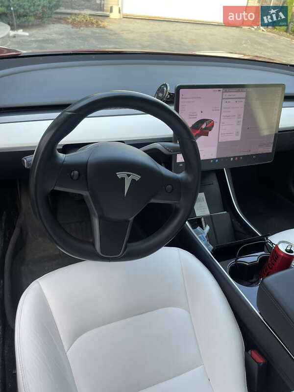 Седан Tesla Model 3 2018 в Киеве