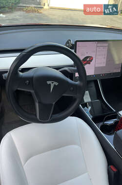 Седан Tesla Model 3 2018 в 