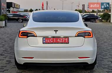 Седан Tesla Model 3 2023 в 