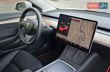 Седан Tesla Model 3 2023 в 
