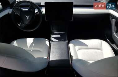 Седан Tesla Model 3 2022 в 