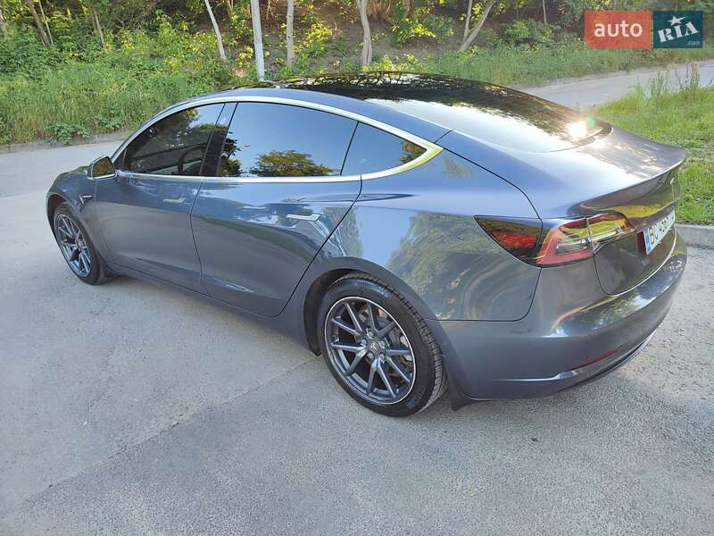 Седан Tesla Model 3 2020 в Львові
