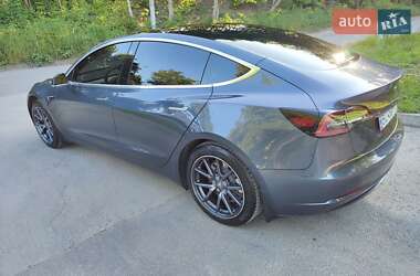 Седан Tesla Model 3 2020 в 