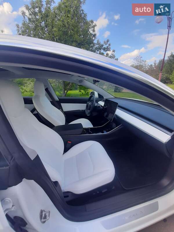 Седан Tesla Model 3 2018 в Киеве