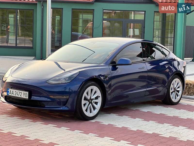 Седан Tesla Model 3 2021 в Києві
