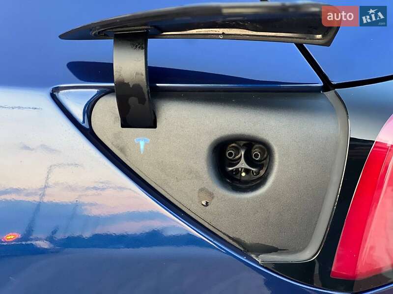 Седан Tesla Model 3 2021 в Києві