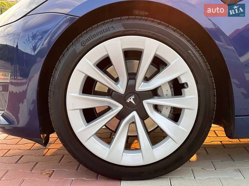 Седан Tesla Model 3 2021 в Києві
