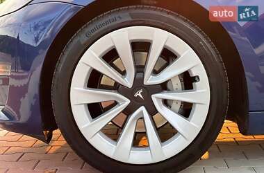 Седан Tesla Model 3 2021 в 