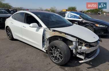 Седан Tesla Model 3 2018 в 
