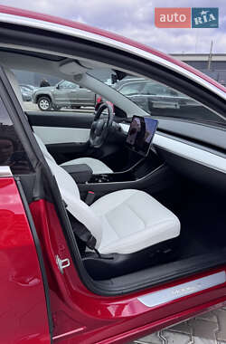 Седан Tesla Model 3 2019 в 