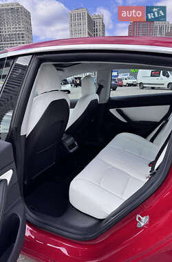 Седан Tesla Model 3 2019 в 