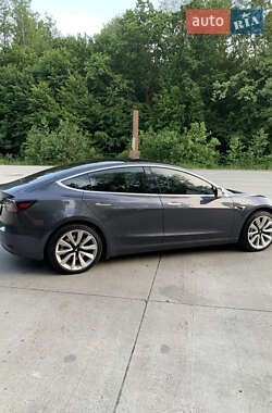 Седан Tesla Model 3 2019 в 