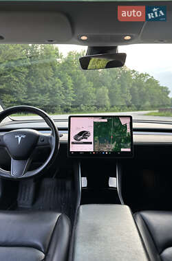Седан Tesla Model 3 2019 в 