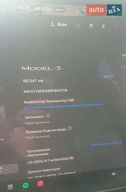 Седан Tesla Model 3 2022 в 