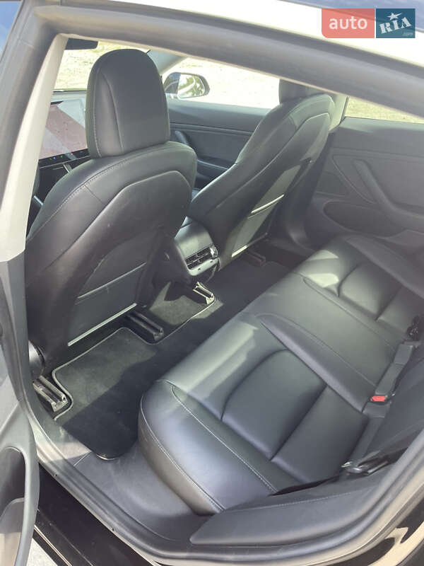 Седан Tesla Model 3 2019 в Нових Санжарах