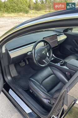 Седан Tesla Model 3 2019 в 