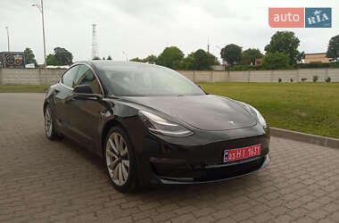 Седан Tesla Model 3 2019 в 