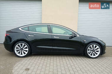 Седан Tesla Model 3 2019 в 