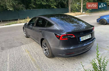Седан Tesla Model 3 2023 в 