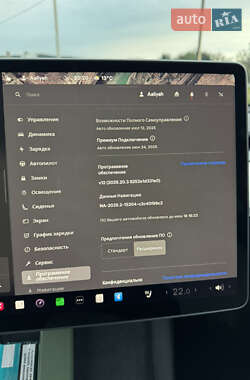 Седан Tesla Model 3 2022 в 