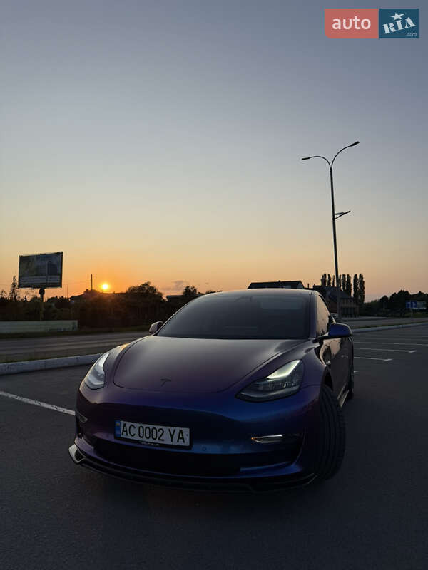 Седан Tesla Model 3 2018 в Луцьку