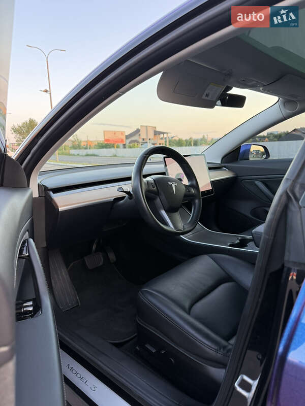 Седан Tesla Model 3 2018 в Луцьку