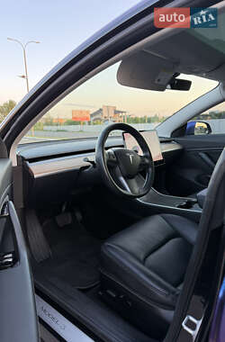 Седан Tesla Model 3 2018 в 