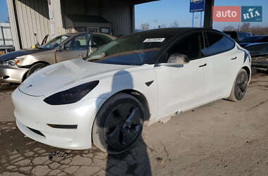 Седан Tesla Model 3 2020 в 