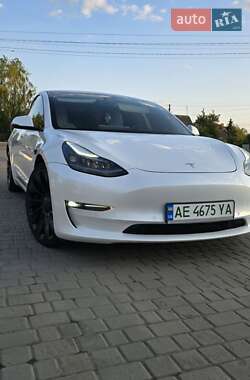 Седан Tesla Model 3 2021 в 