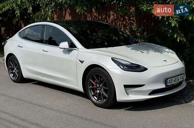 Седан Tesla Model 3 2020 в 