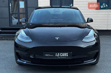 Седан Tesla Model 3 2021 в 