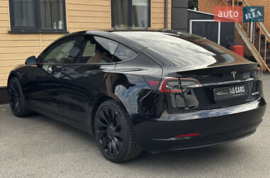 Седан Tesla Model 3 2021 в 