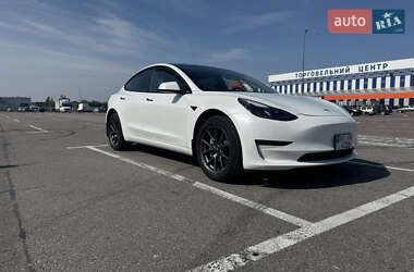 Седан Tesla Model 3 2021 в Львове