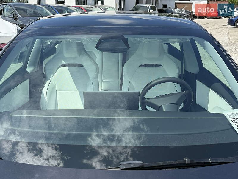 Седан Tesla Model 3 2024 в Виннице