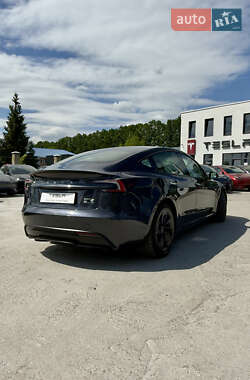 Седан Tesla Model 3 2024 в 