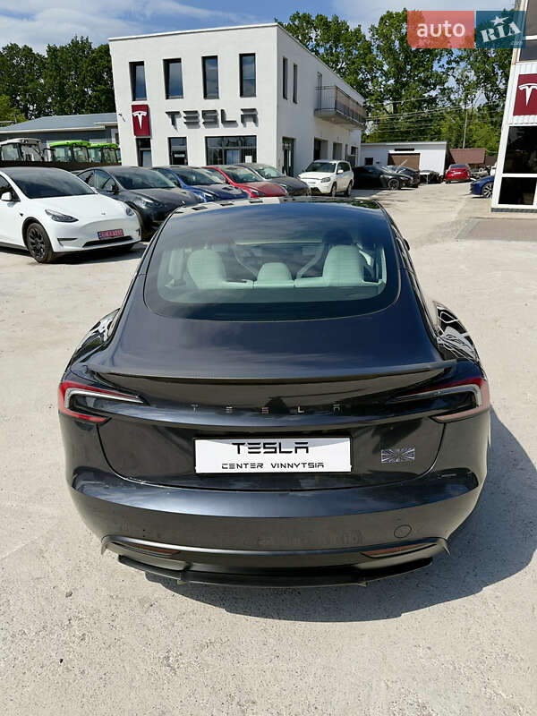 Седан Tesla Model 3 2024 в Виннице