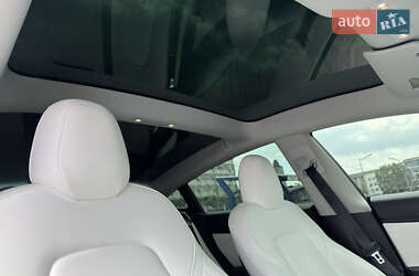Седан Tesla Model 3 2019 в 