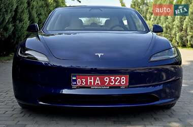 Седан Tesla Model 3 2024 в 
