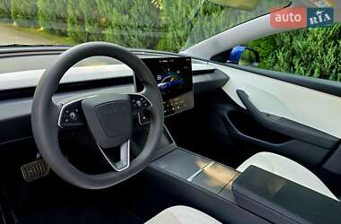 Седан Tesla Model 3 2024 в 