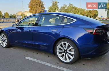 Седан Tesla Model 3 2020 в 