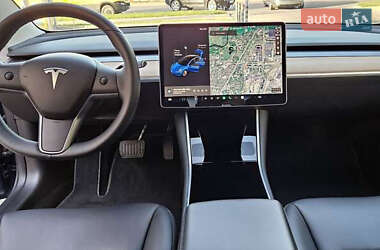Седан Tesla Model 3 2020 в 