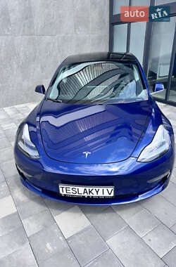Седан Tesla Model 3 2019 в Киеве