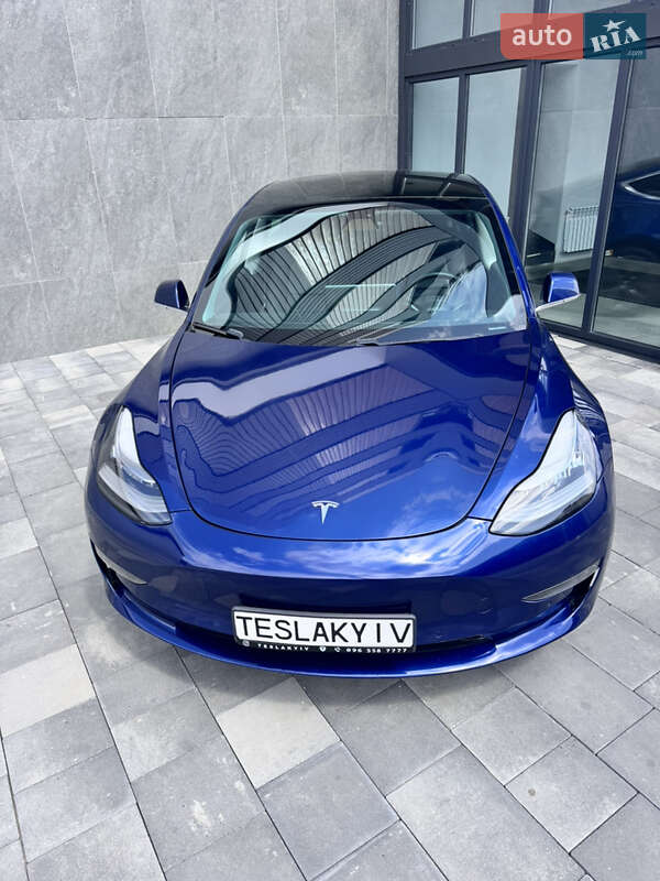 Седан Tesla Model 3 2019 в 