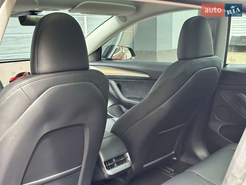 Седан Tesla Model 3 2023 в Києві