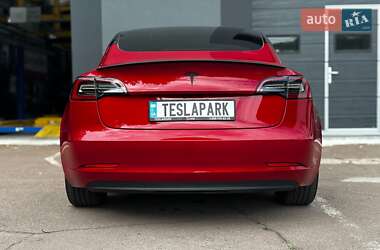 Седан Tesla Model 3 2023 в 