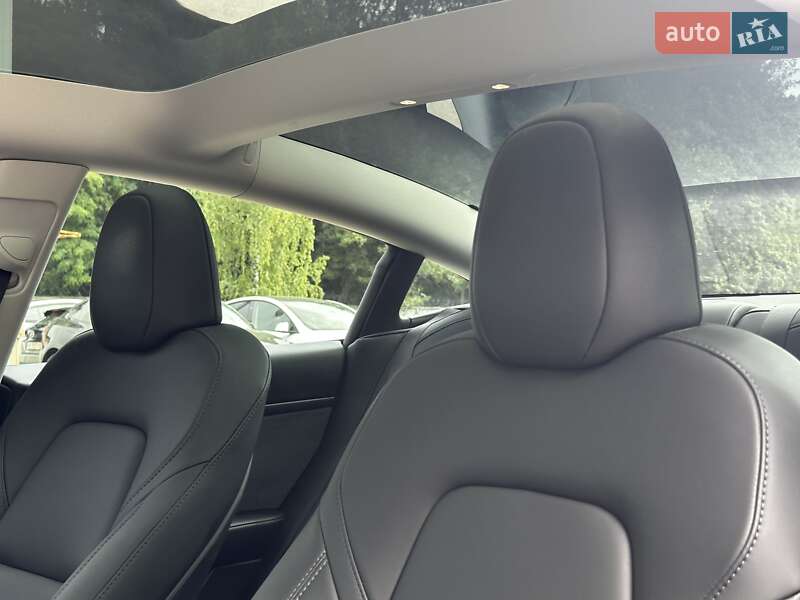 Седан Tesla Model 3 2023 в Києві
