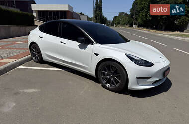 Седан Tesla Model 3 2021 в 